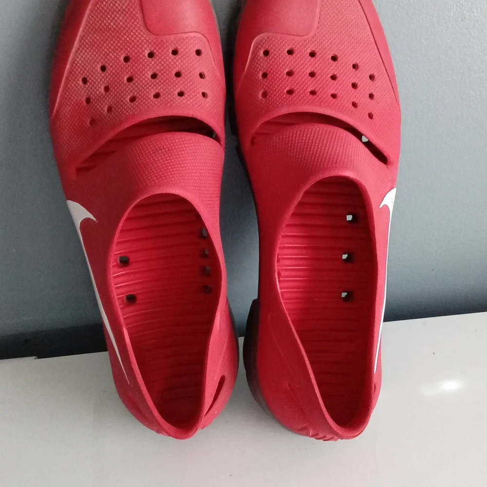 Nike Water Shoes Red Slip‎ On Athletic Aqua Clogs Mens size 15